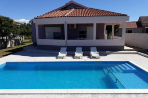 Family friendly house with a swimming pool Smilcic, Zadar - 16191